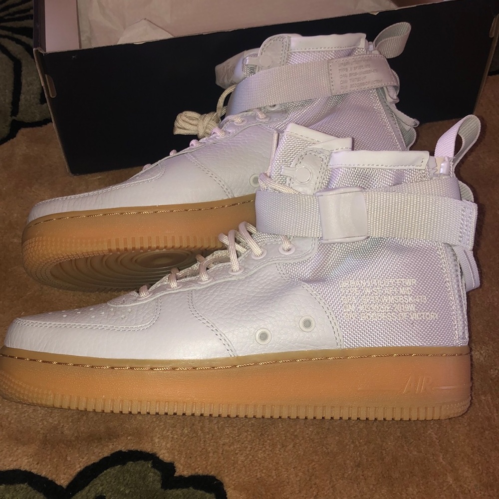Nike SE Air Force 1